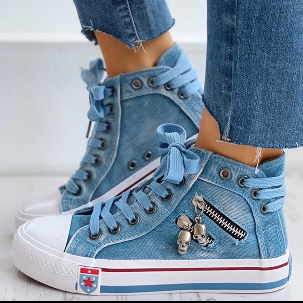 Guoan⭐️ Star Denim Blue High-Top Sneakers with Skull Charms